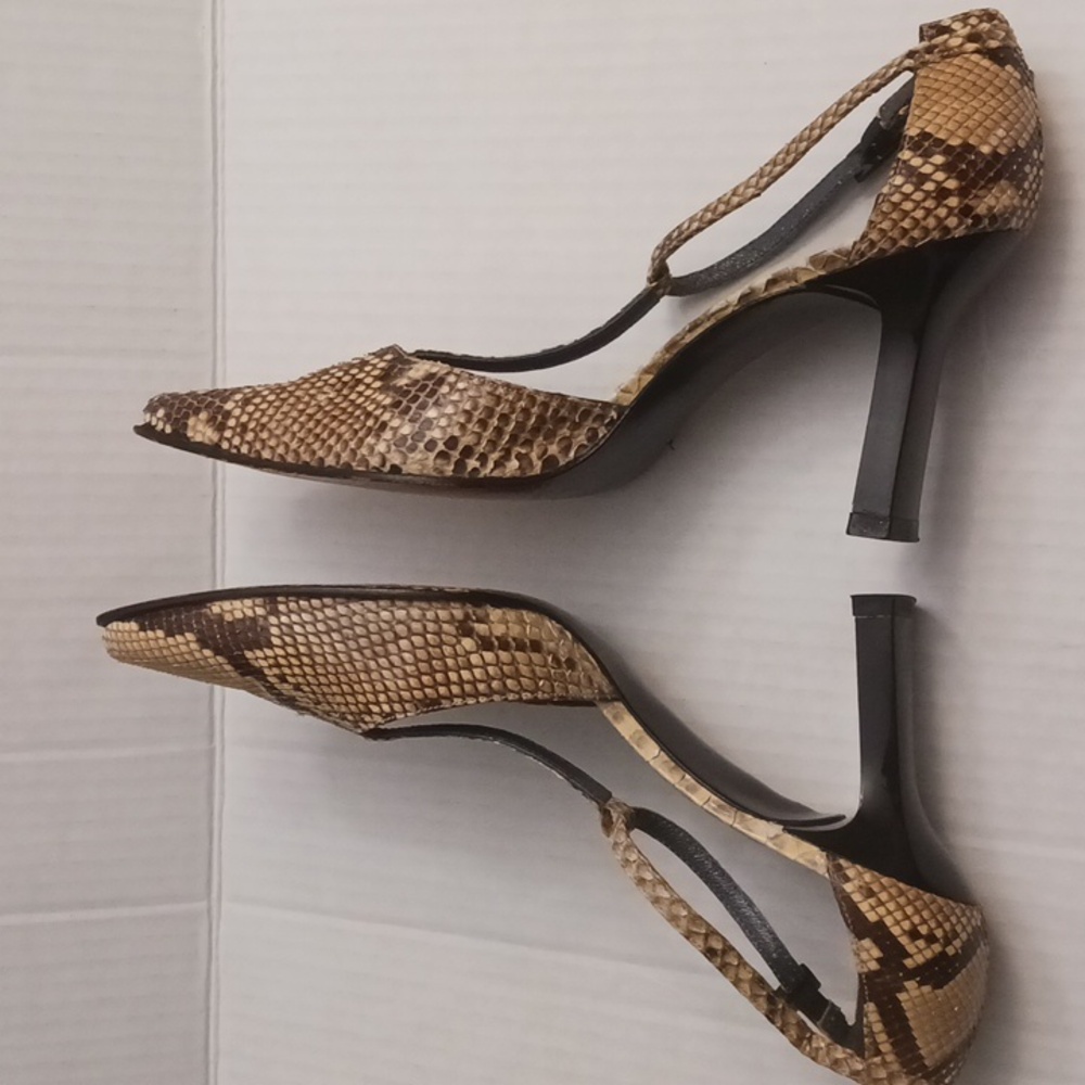 Stuart Weitzman size 7B women's snake print t-strap high-heel shoes brown cream. - Picture 7 of 17